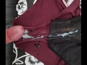 Corrida en bragas de mi mujer 75