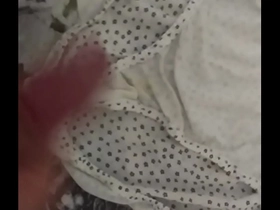 Corrida en bragas de mi mujer 43 (cum in pants of my wife)